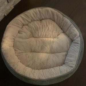 Pet bed